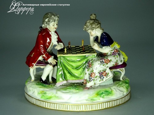 Купить фарфоровую статуэтку Sevres Игра в шахматы